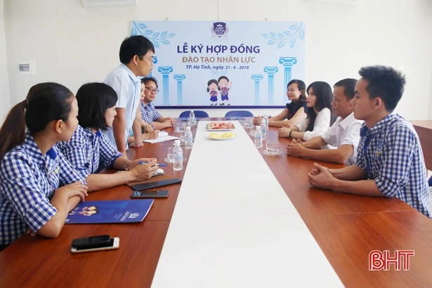 Sinh viên giỏi Đại học Sư phạm Hà Nội cam kết về làm việc tại Trường Albert Einstein