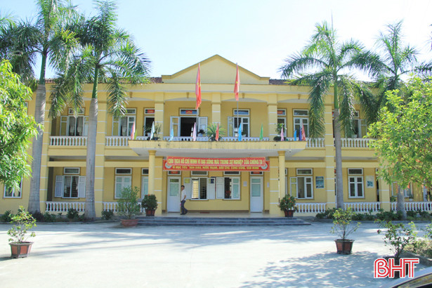 Khoan tìm mạch nước ngầm ở xã miền núi huyện Nghi Xuân