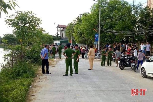 Phát hiện thi thể nam giới cùng xe máy tại hồ Miếu Rỏi ở Thạch Hà