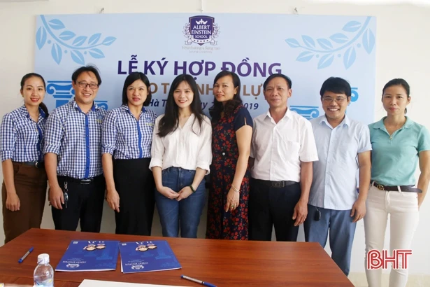Sinh viên giỏi Đại học Sư phạm Hà Nội cam kết về làm việc tại Trường Albert Einstein