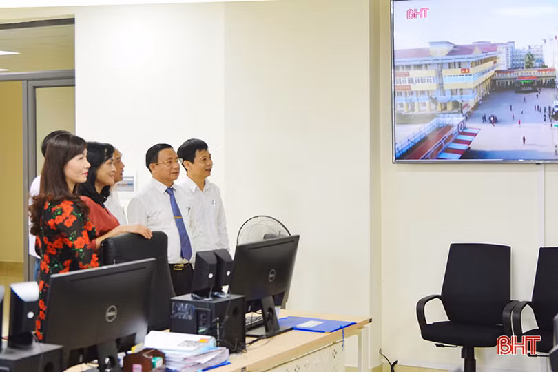 Lãnh đạo tỉnh chúc mừng các cơ quan báo chí Hà Tĩnh