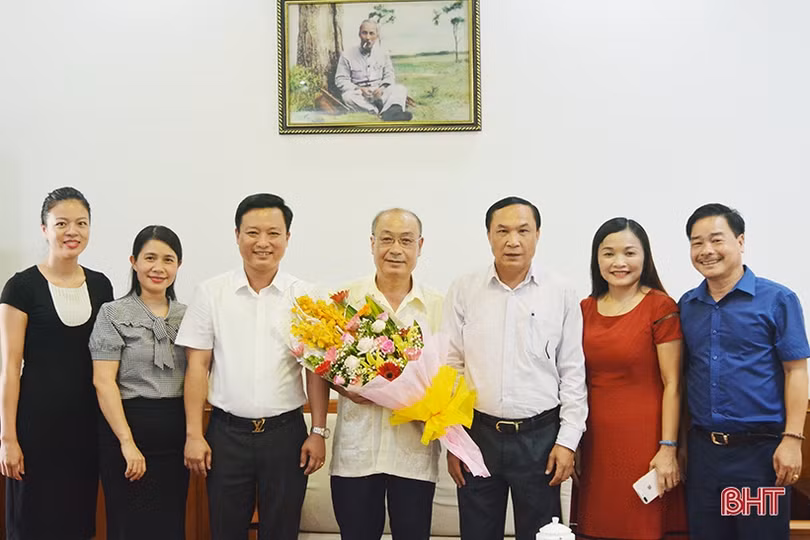 Trưởng ban Tuyên giáo Hà Tĩnh chúc mừng ngày Báo chí cách mạng Việt Nam