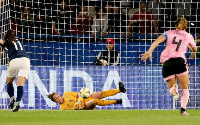 FIFA sẽ thay đổi luật sút 11m từ vòng 1/8 World Cup bóng đá nữ