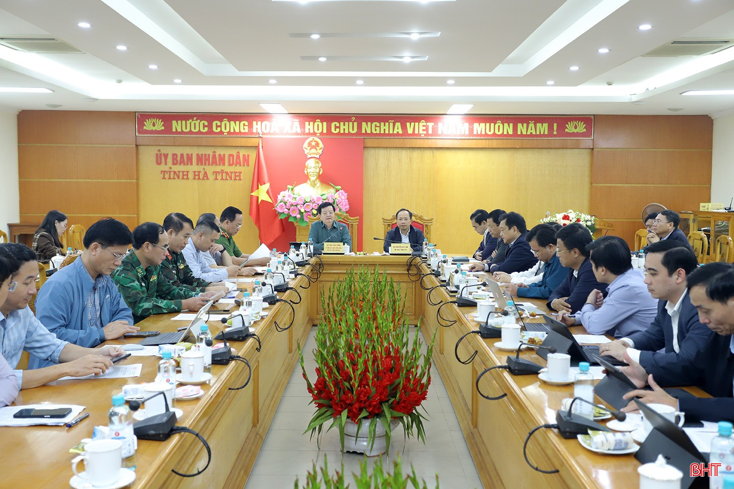 Phó Thủ tướng Chính phủ Mai Văn Chính cùng đoàn công tác làm việc với lãnh đạo tỉnh Hà Tĩnh. bqbht_br_pho-thu-tuong-kiem-tra-mua-lut-ha-tinh-6a.jpg