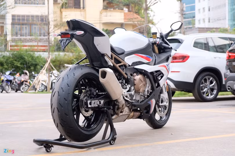 Cận cảnh mô tô BMW S 1000 RR 2019 giá 1,1 tỷ tại Việt Nam