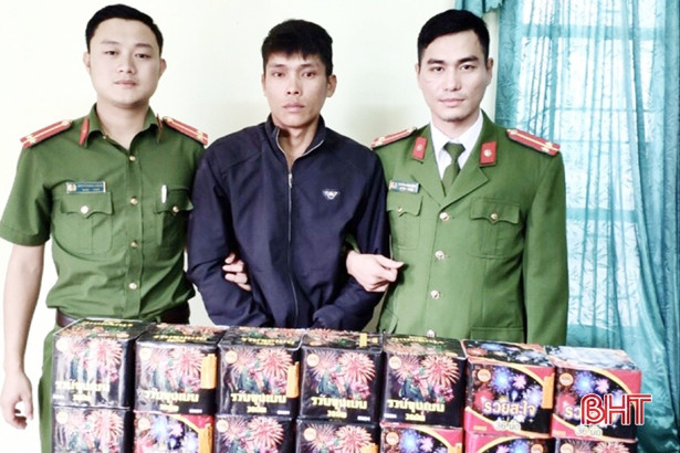 Ngang nhiên chở gần 3 yến pháo đi bán giữa ban ngày 