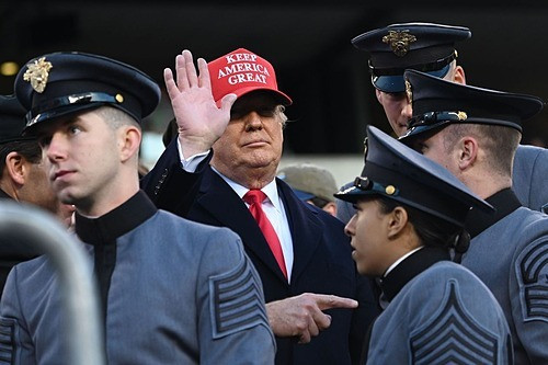 Tổng thống Donald Trump tại Philadelphia hôm thứ bảy tuần qua. Ảnh: Zuma Press Một tuần đầy tranh cãi của Tổng thống Trump