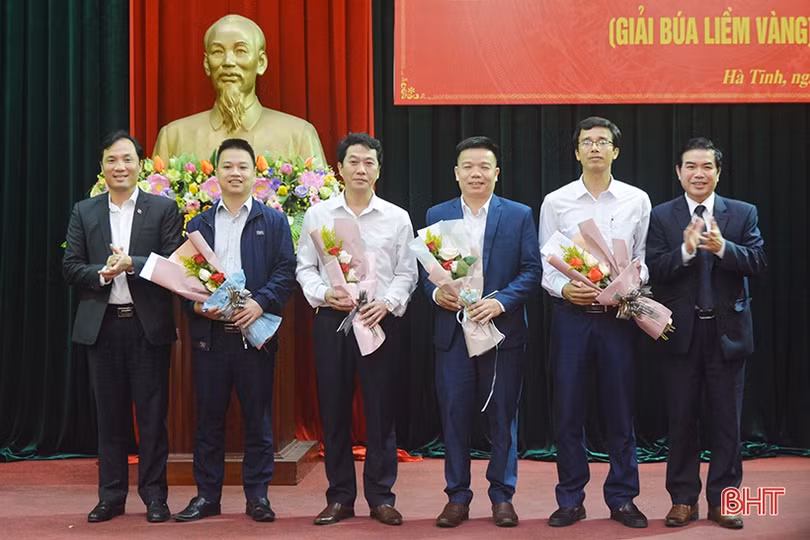 Hà Tĩnh trao giải Búa liềm vàng cấp tỉnh cho 26 tác phẩm xuất sắc