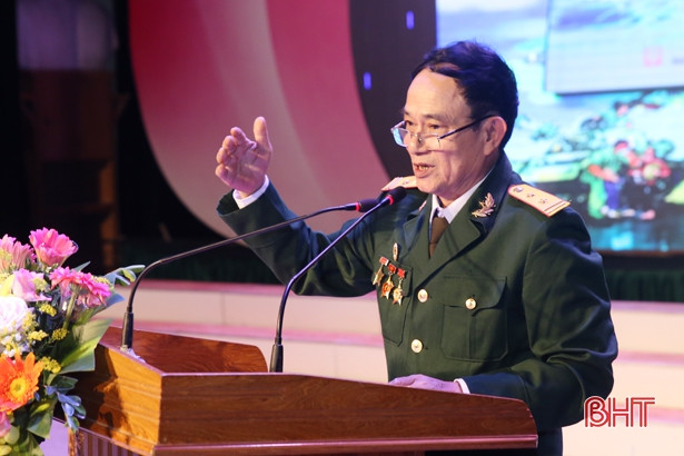 Gần 1.000 học sinh tiểu học ở TP Hà Tĩnh vui hội “Trang sử em yêu”