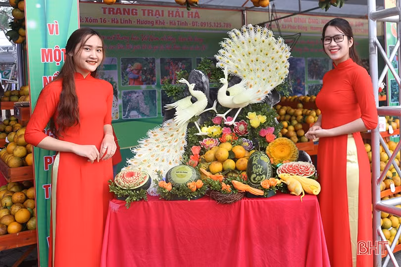 Những gian hàng “níu chân” khách ở Lễ hội Cam và sản phẩm nông nghiệp Hà Tĩnh