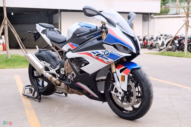 Cận cảnh mô tô BMW S 1000 RR 2019 giá 1,1 tỷ tại Việt Nam