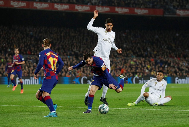 Trận siêu kinh điển Real Madrid vs Barcelona bất phân thắng bại