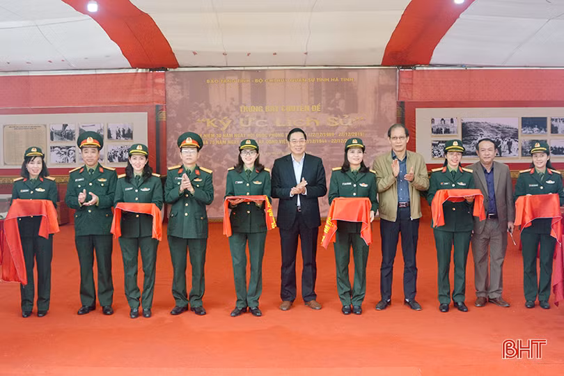 Hà Tĩnh tổ chức trưng bày chuyên đề “Ký ức lịch sử” nhân kỷ niệm 75 năm ngày thành lập QĐND Việt Nam