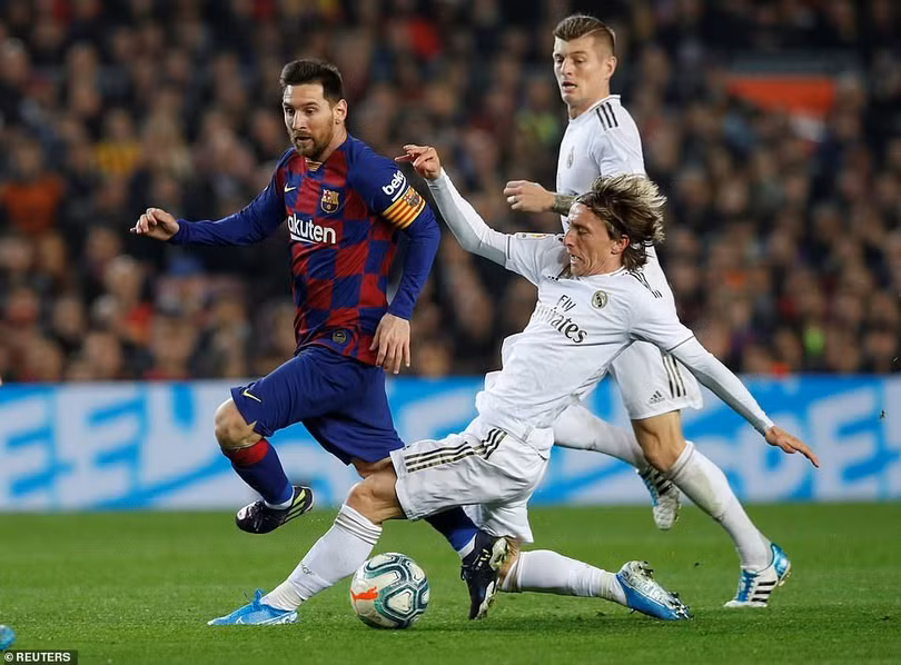 Trận siêu kinh điển Real Madrid vs Barcelona bất phân thắng bại
