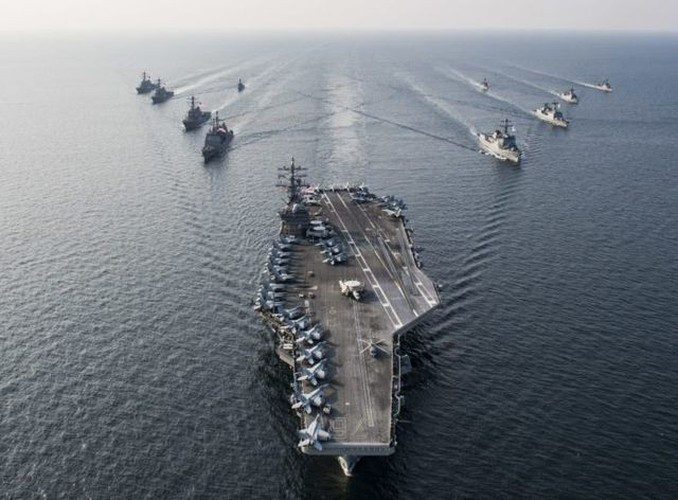 Nữ phi công F/A-18F Mỹ kể về lần đầu không kích khủng bố IS