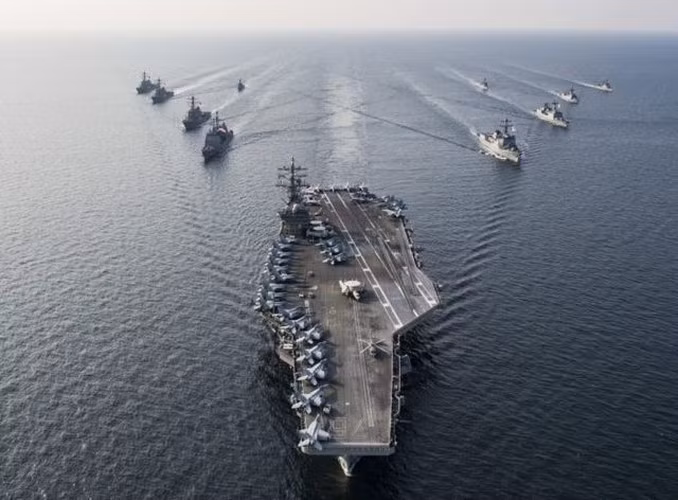 Nữ phi công F/A-18F Mỹ kể về lần đầu không kích khủng bố IS