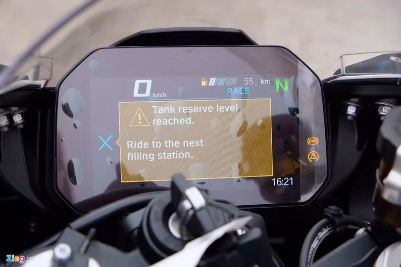 Cận cảnh mô tô BMW S 1000 RR 2019 giá 1,1 tỷ tại Việt Nam