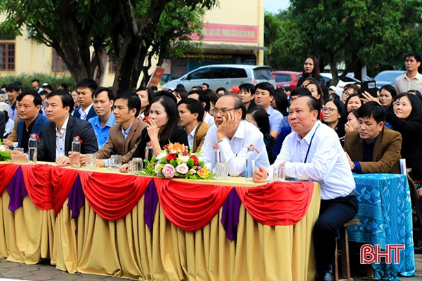 Học sinh TX Kỳ Anh gây xúc động với “Đất nước - tiếng vọng ngàn đời”