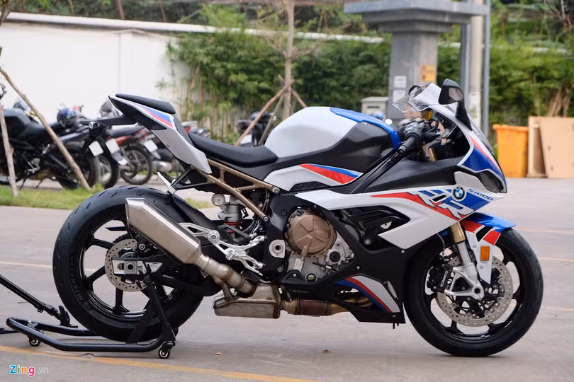 Cận cảnh mô tô BMW S 1000 RR 2019 giá 1,1 tỷ tại Việt Nam
