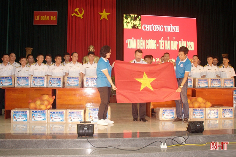 Gửi tấm lòng đồng bào cả nước tới Trường Sa
