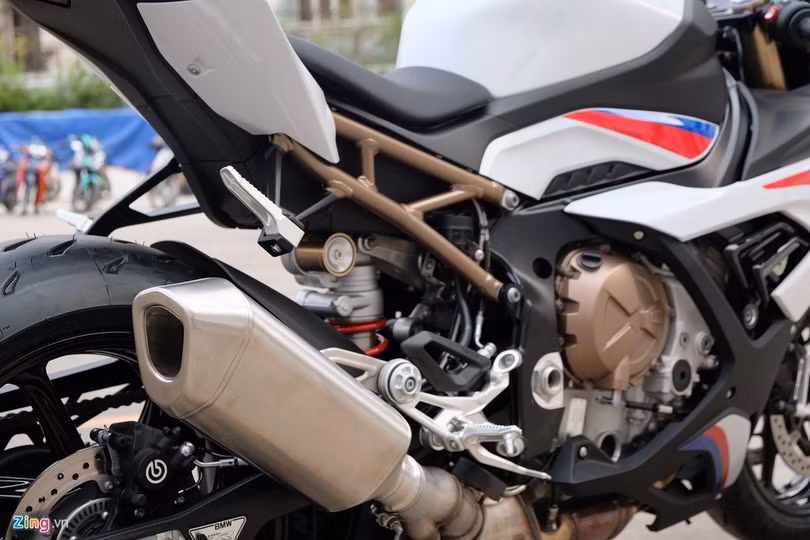 Cận cảnh mô tô BMW S 1000 RR 2019 giá 1,1 tỷ tại Việt Nam