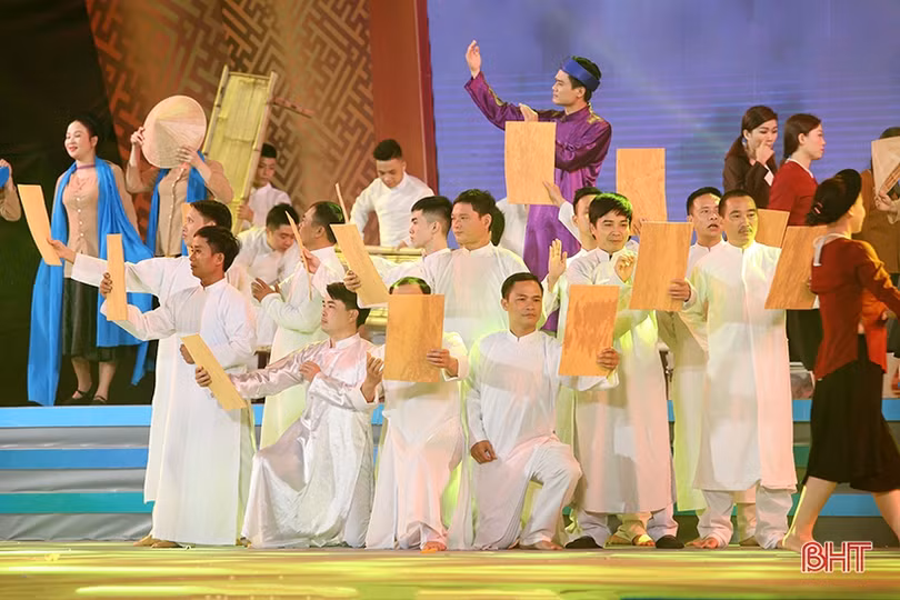 Lắng đọng chương trình nghệ thuật “Linh khí Sông Nghèn”