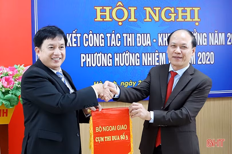 Cụm thi đua số 3 – Bộ Ngoại giao ký kết giao ước thi đua năm 2020