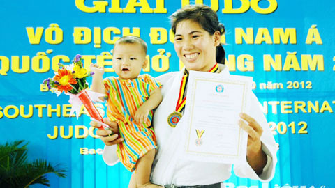 Hậu SEA Games 30: Chuyện những bà mẹ khoác áo tuyển thủ ảnh 4 Hậu SEA Games 30: Chuyện những bà mẹ khoác áo tuyển thủ