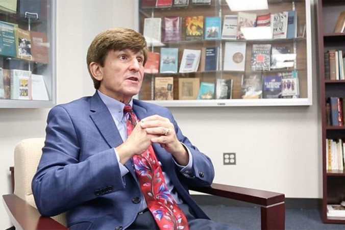 Giáo sư Allan Lichtman. Ảnh: CBS Lời tiên tri về tổng thống Donald Trump đã trở thành hiện thực