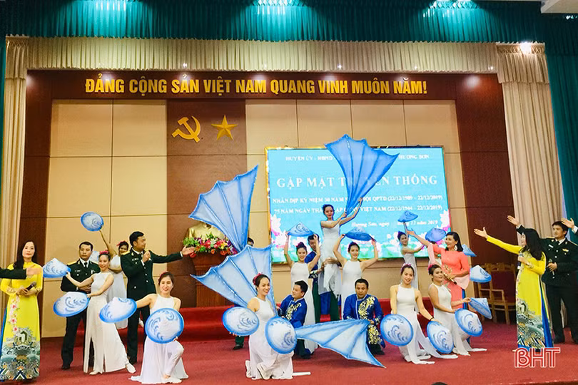 Hương Sơn gặp mặt truyền thống ngày thành lập Quân đội Nhân dân Việt Nam