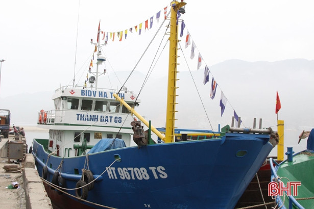 11 tàu cá ở Hà Tĩnh được gắn thiết bị giám sát hành trình theo quy định