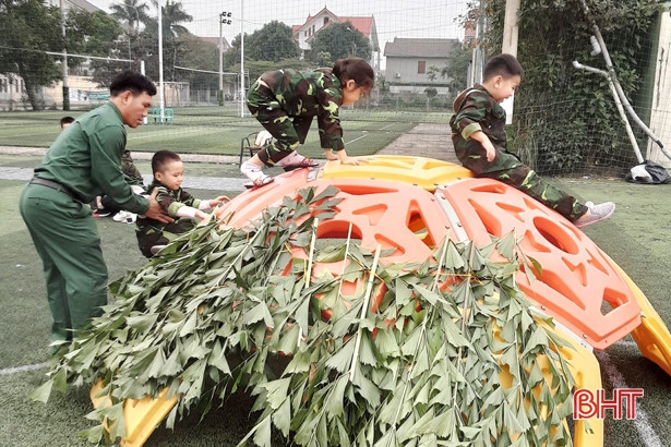 Một ngày làm chiến sỹ” của các bé Mầm non Trung Kiên