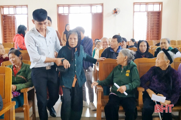 Formosa Hà Tĩnh phối hợp khám, cấp thuốc miễn phí cho hơn 200 người dân