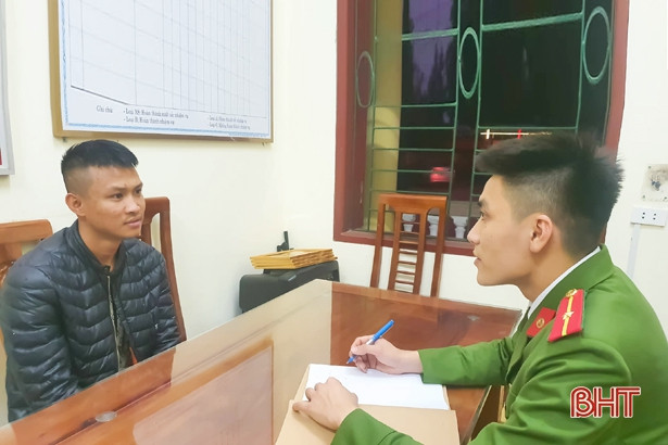 Đang “bay” cùng... hồng phiến thì bị bắt