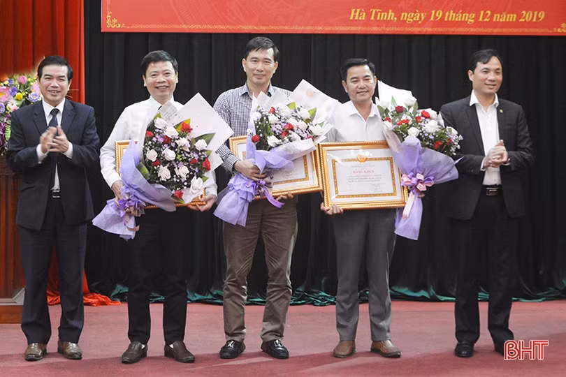 Hà Tĩnh trao giải Búa liềm vàng cấp tỉnh cho 26 tác phẩm xuất sắc