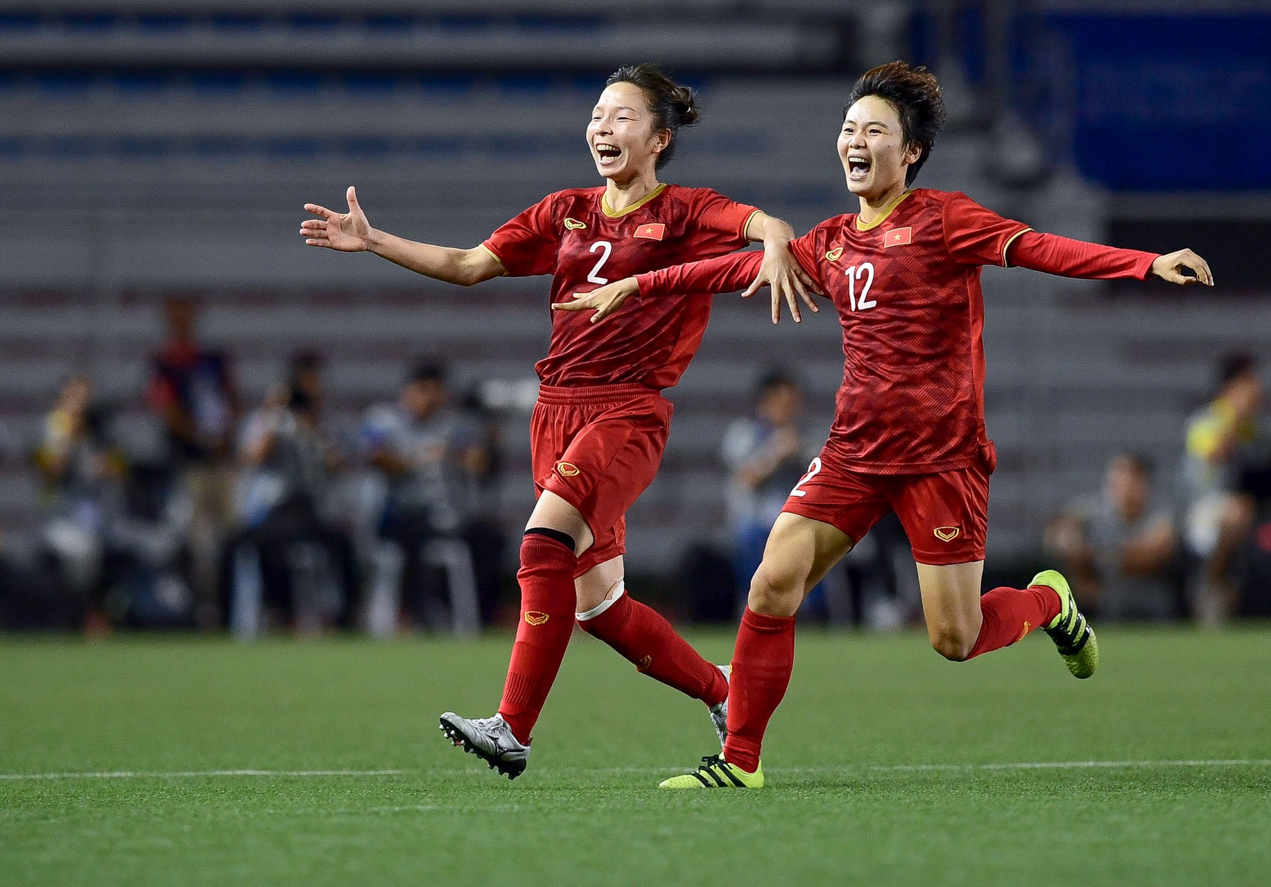 Mồ hôi, máu và nước mắt đưa tuyển nữ Việt Nam gặt vàng SEA Games