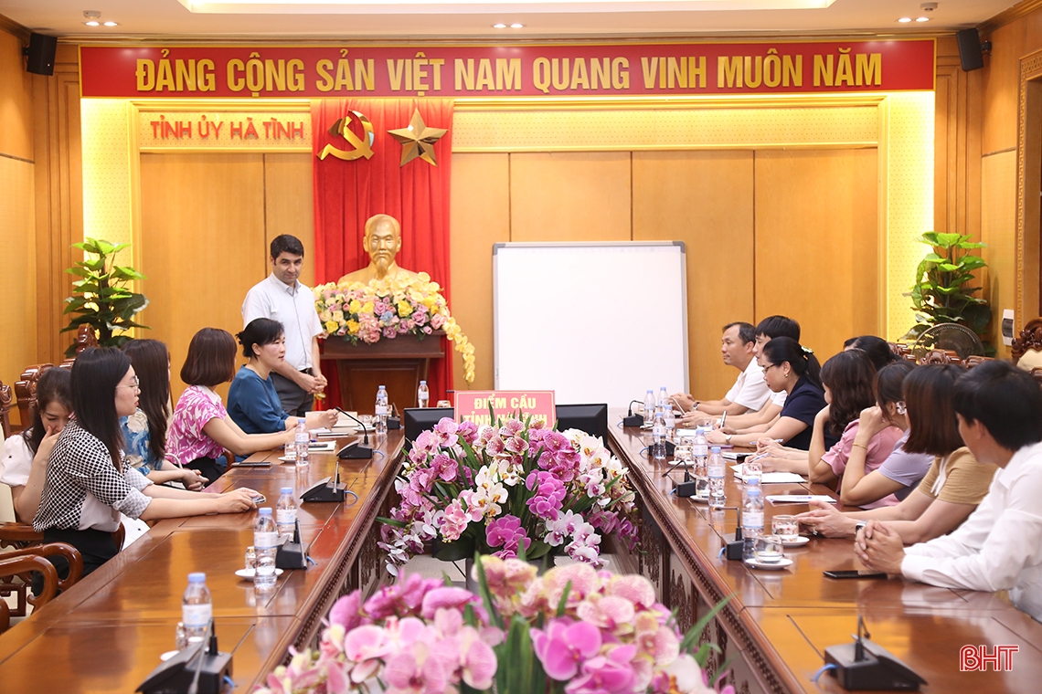 Trường song ngữ quốc tế Horizon tặng trang thiết bị, sẵn sàng hỗ trợ chuyên môn cho ngành GD&ĐT Hà Tĩnh