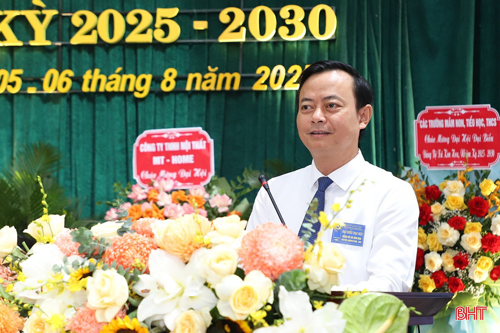 Đồng chí Hà Văn Hùng - Trưởng ban Tuyên giáo và Dân vận Tỉnh ủy phát biểu chỉ đạo đại hội. Đồng chí Hà Văn Hùng - Trưởng ban Tuyên giáo và Dân vận Tỉnh ủy phát biểu chỉ đạo đại hội.