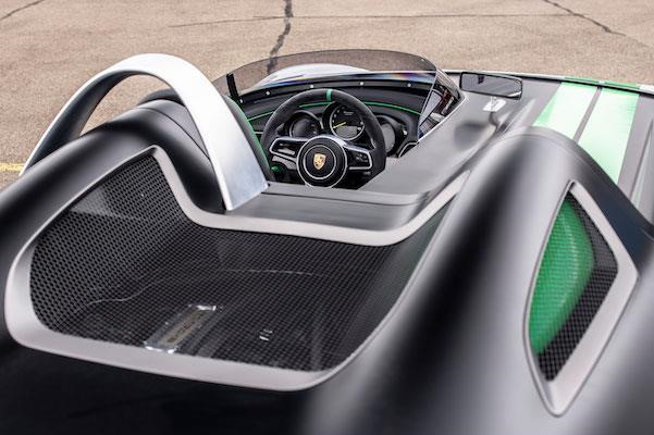 Chiêm ngưỡng mẫu xe thể thao hàng hiếm Porsche Boxster Berspyder