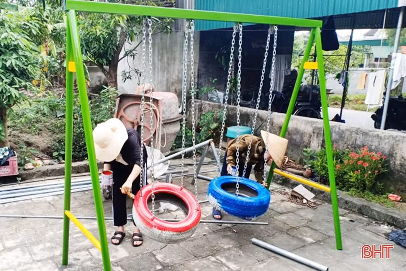ĐVTN Hồng Lĩnh “hô biến” phế liệu trở thành đồ chơi trẻ em