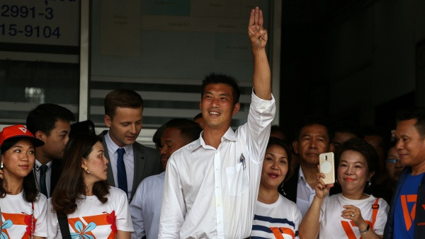 Tỷ phú 40 tuổi được đề cử làm ứng cử viên thủ tướng Thái Lan