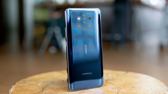 Chiếc điện thoại di động tích hợp camera đầu tiên ra đời như thế nào?