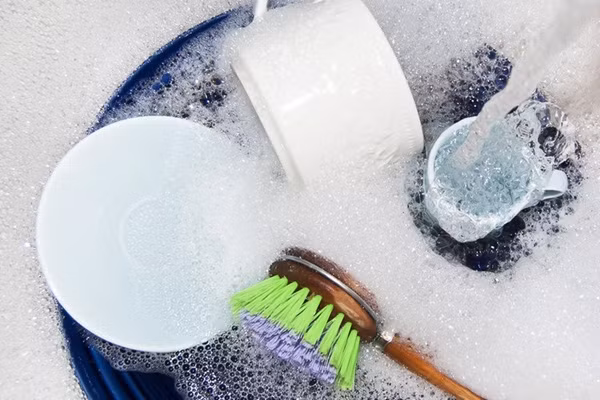 6 sai lầm khi dùng nước rửa bát nhiều người mắc phải mà không hay