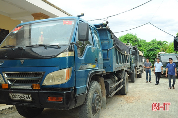 Nổ súng khống chế nhóm đối tượng khai thác đất trái phép trong đêm