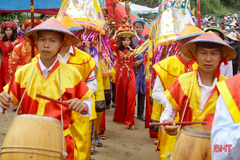Tưng bừng lễ rước tại hội đền Chiêu Trưng Đại vương năm 2019