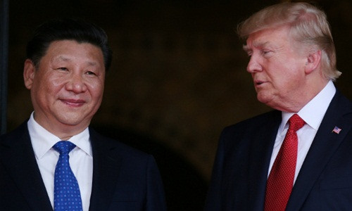 Chủ tịch Trung Quốc Tập Cận Bình (trái) và Tổng thống Mỹ Donald Trump trong cuộc gặp tại Bắc Kinh năm 2017. Ảnh: Reuters . Cuộc “vạn lý trường chinh” của ông Tập trong thương chiến với Mỹ
