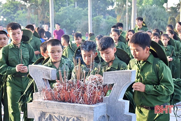 120 “chiến sỹ nhí” Hà Tĩnh lên đường tham gia Học kỳ trong quân đội