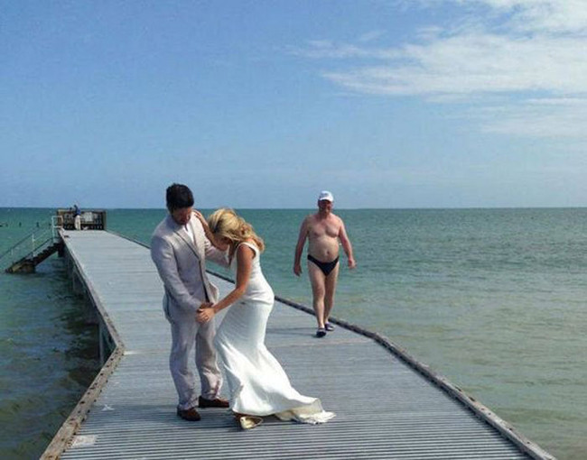 Chụp ảnh cưới đến “thổ dân“ cũng phải bật cười