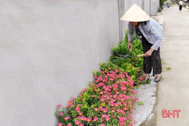 Hàng nghìn nông dân Hà Tĩnh ra quân làm sạch môi trường