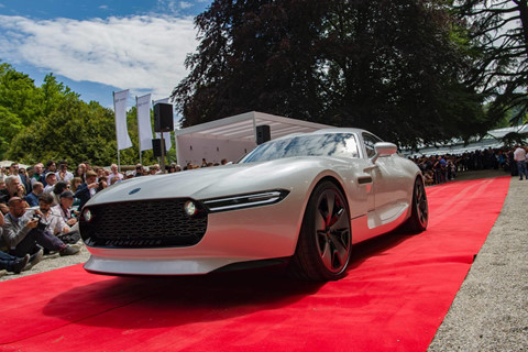 Sở hữu hệ truyền động hybrid gần 1.200 mã lực nên siêu xe này có thể tăng tốc 0-100 km/h trong chỉ 2,5 giây trước khi đạt vận tốc tối đa 330 km/h. Với những thông số và giá trị mà Bergmeister mang lại, chiếc đầu tiên đã được bán ngay tại buổi ra mắt. Tuy nhiên, do đây là bản concept nên Projekt Austro Daimler muốn xây dựng thêm một số bản mẫu trước khi sản xuất thương mại. “Họ hàng” nhà Mercedes-Benz ra mắt siêu xe mạnh 1.200 mã lực